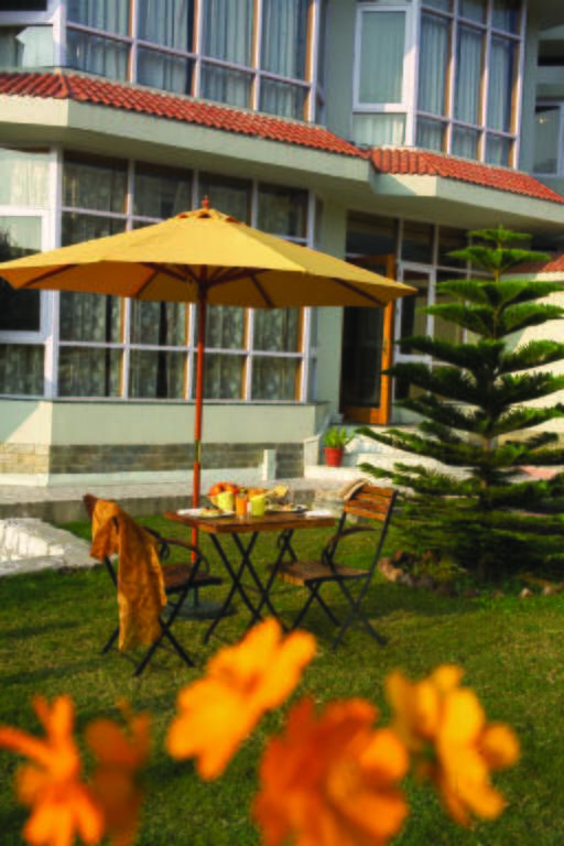 Club Mahindra Dharamshala Hotel Exterior photo